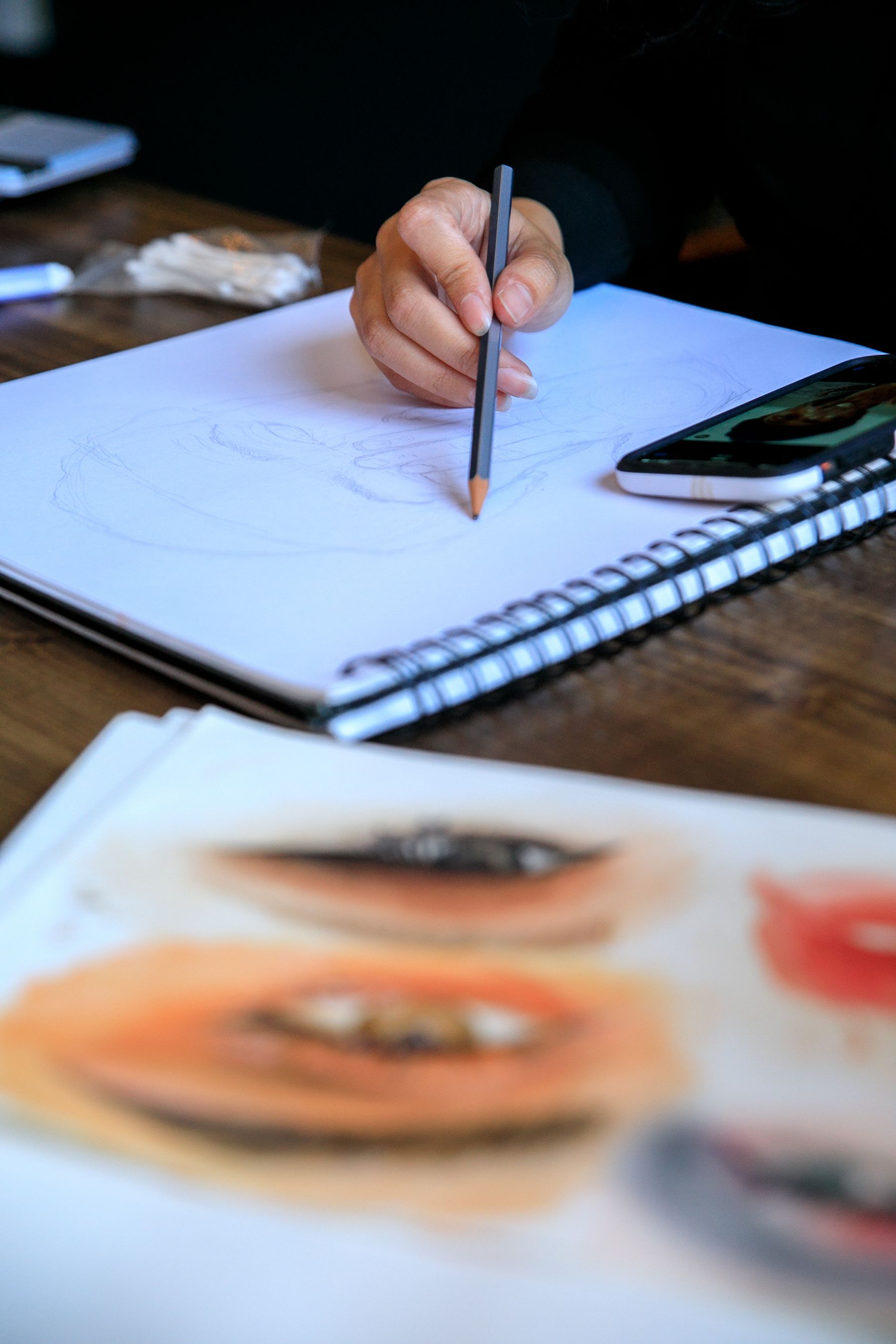 Real studio practice supporting drawing courses nz: observation, mark, tone and composition